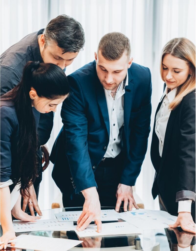 týmové rozhodování managementu a hledání strategie